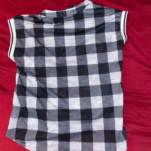 Plaid Button down T-shirt - Picture 3 of 3